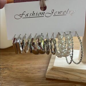 Fashion Jewelry Silver and Pearl Earring Set